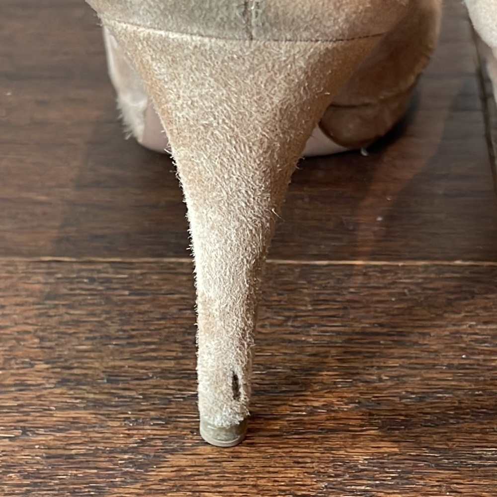 Prada Women’s Blush Tan Heels Size 37 - Picture 5 of 9
